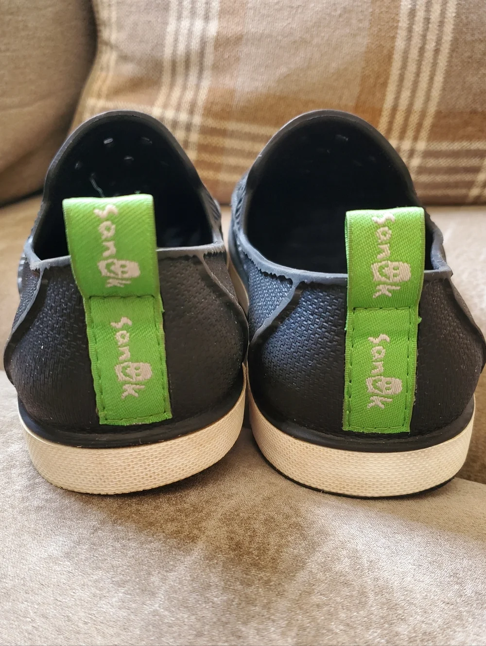 Sanuk Lil Walker Black - Youth Size 6Y Unisex
